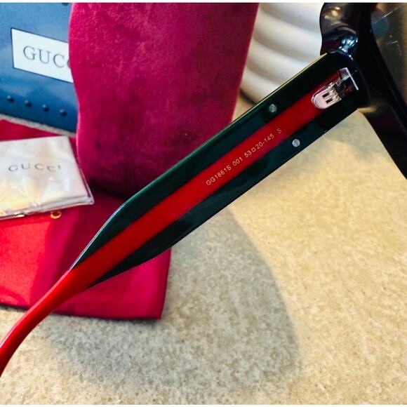 GUCCI Black and Red Sunglasses w/Case & Cards - GG1861S, Authentic, NWOT - Picture 6 of 7